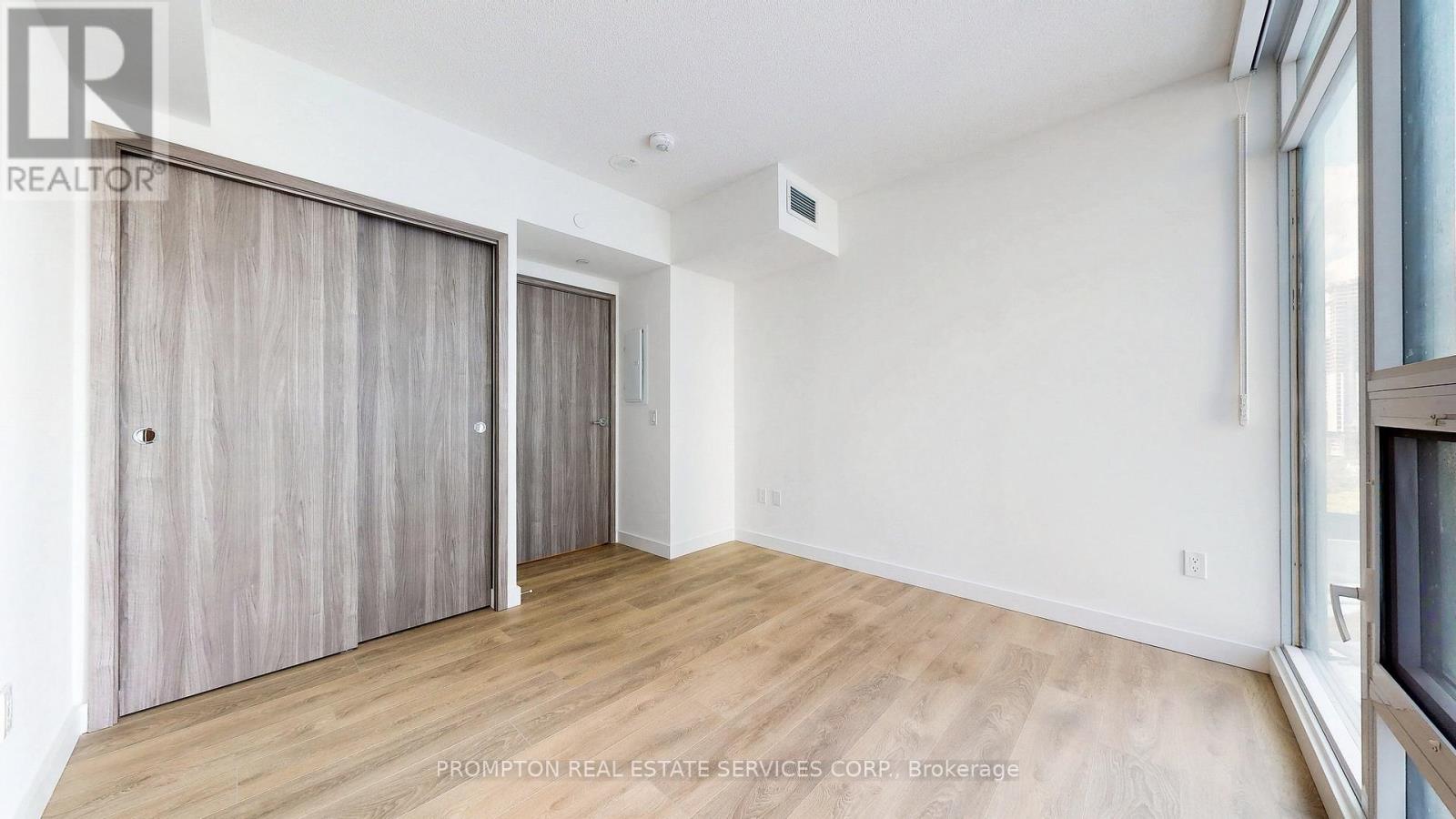 3805 - 3 Concord Cityplace Way, Toronto, Ontario  M5V 0X4 - Photo 24 - C12211494
