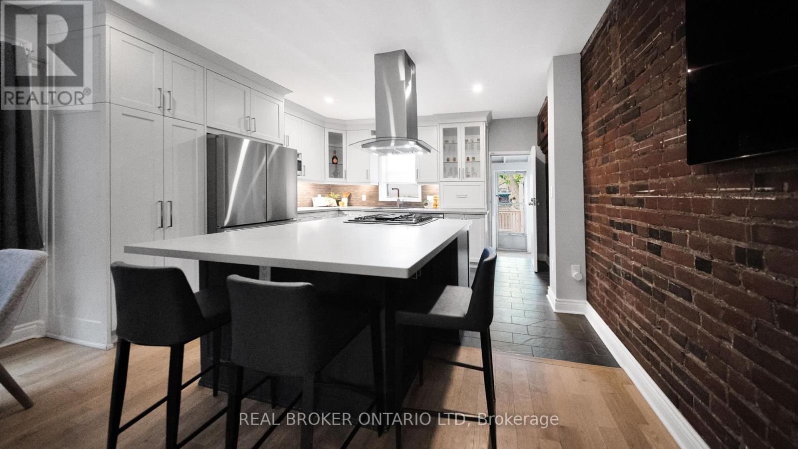 259 Strathmore Boulevard, Toronto, Ontario  M4J 1P7 - Photo 8 - E12210156