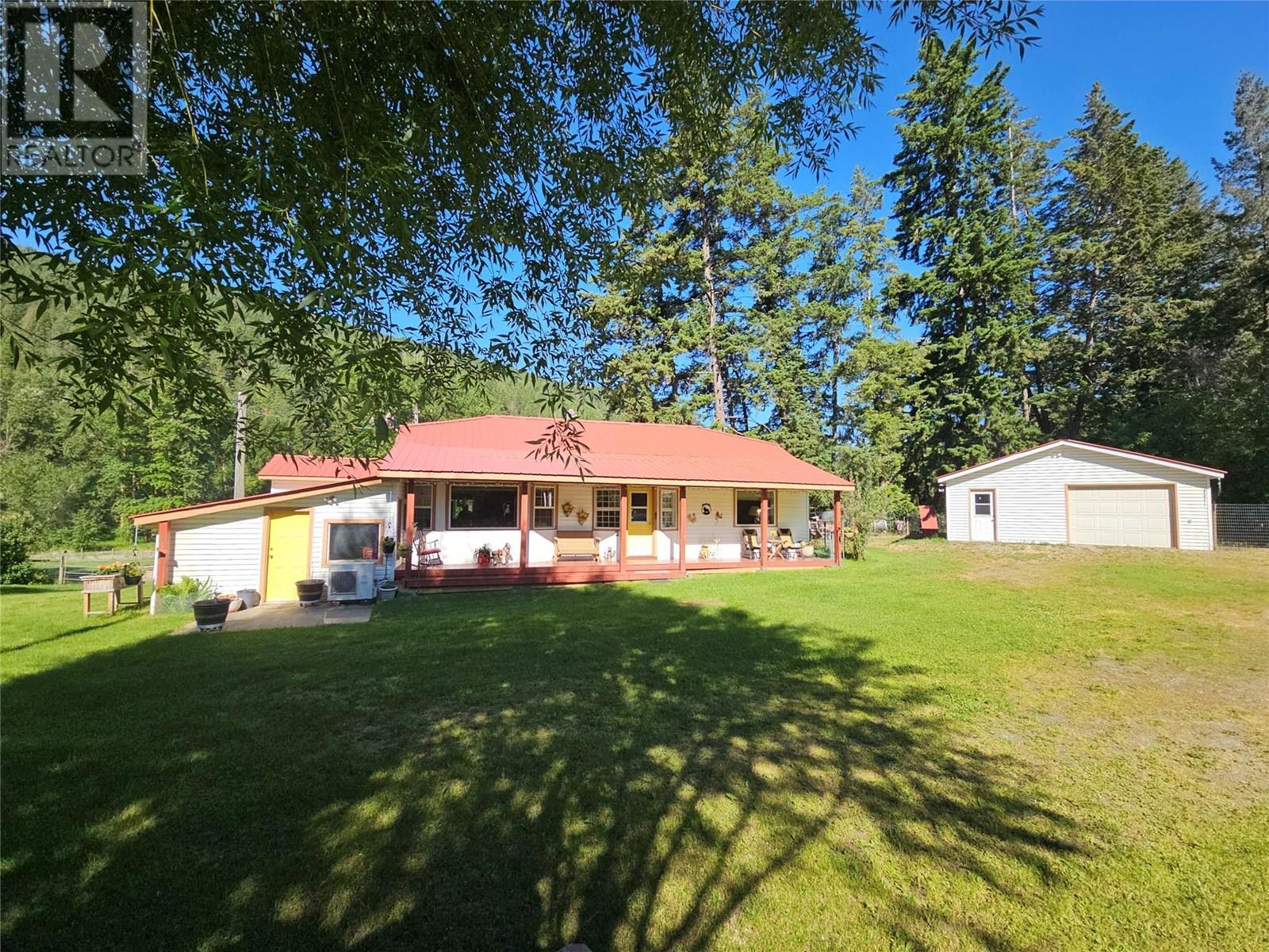 5409 Hwy 97 Highway, Falkland, British Columbia