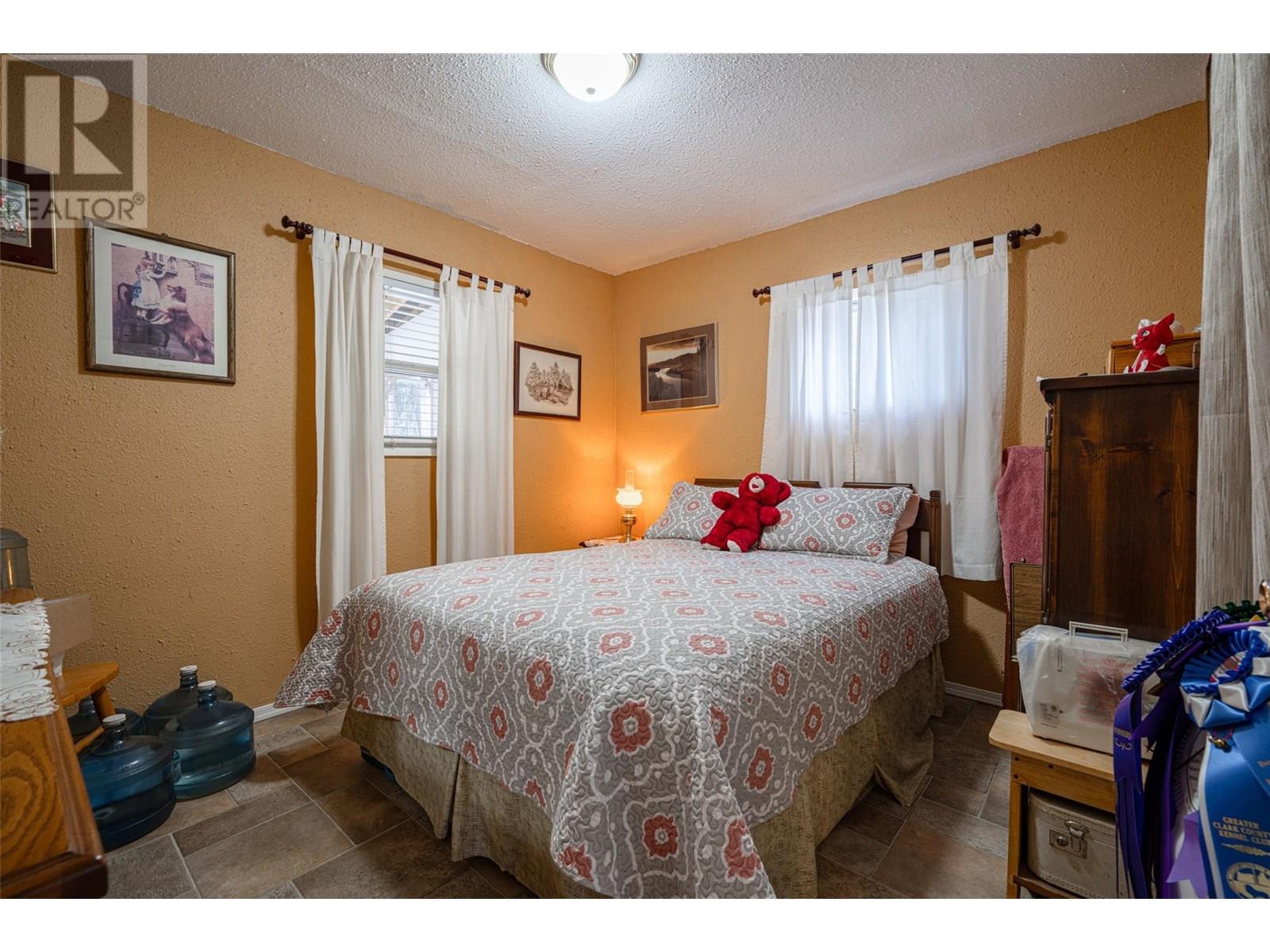 5409 Hwy 97 Highway, Falkland, British Columbia  V0E 1W1 - Photo 14 - 10334605