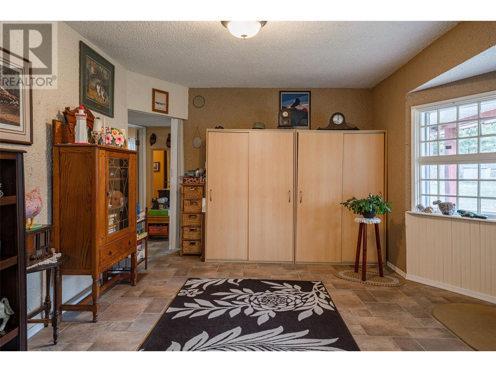 5409 Hwy 97 Highway, Falkland, British Columbia  V0E 1W1 - Photo 12 - 10334605