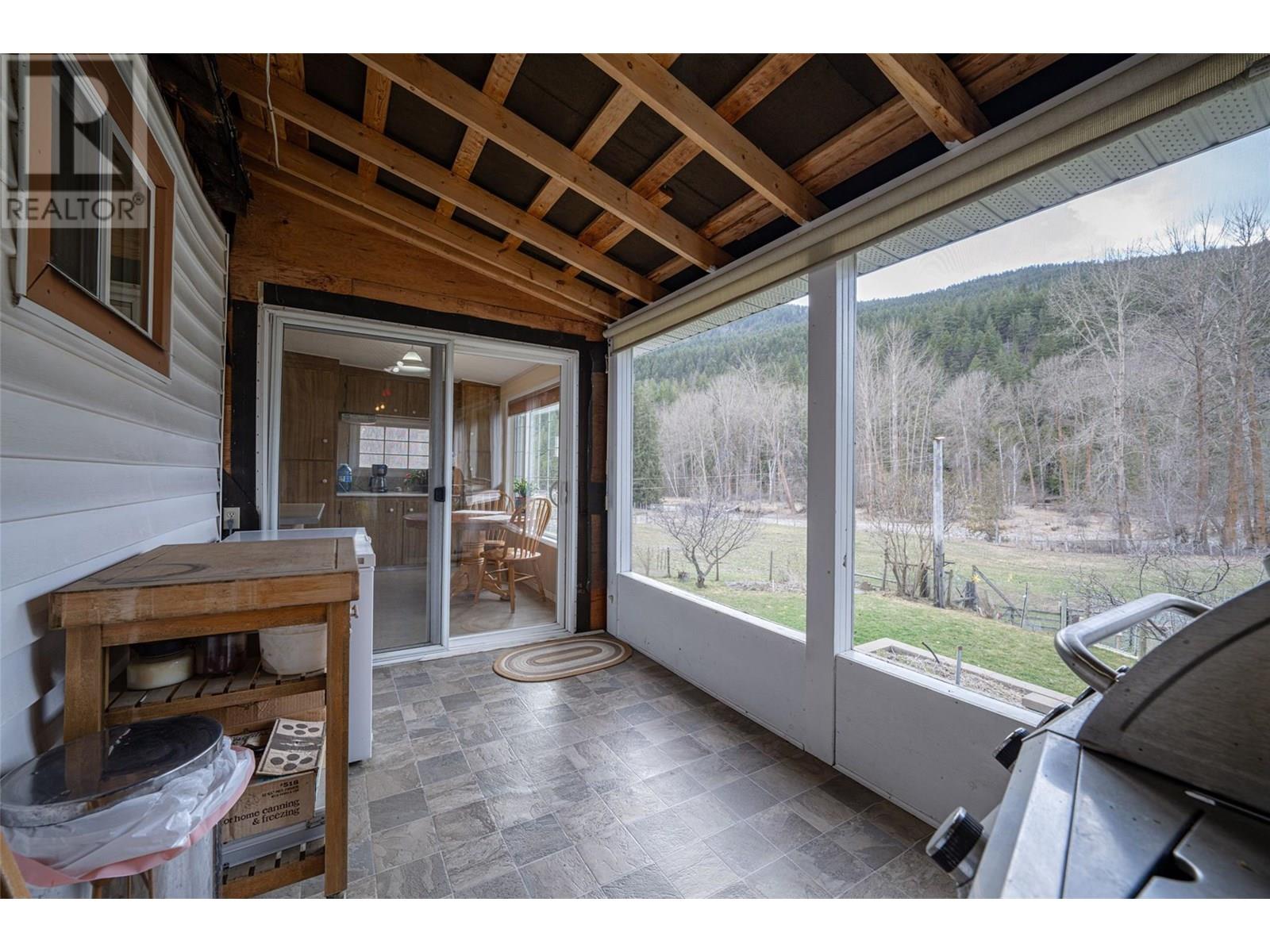 5409 Hwy 97 Highway, Falkland, British Columbia  V0E 1W1 - Photo 23 - 10334605
