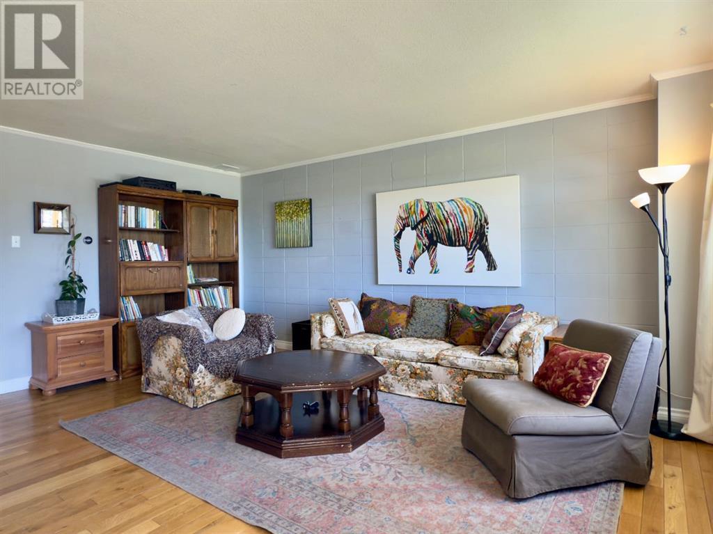 Property at 395, 2211 19 Street NE image 4