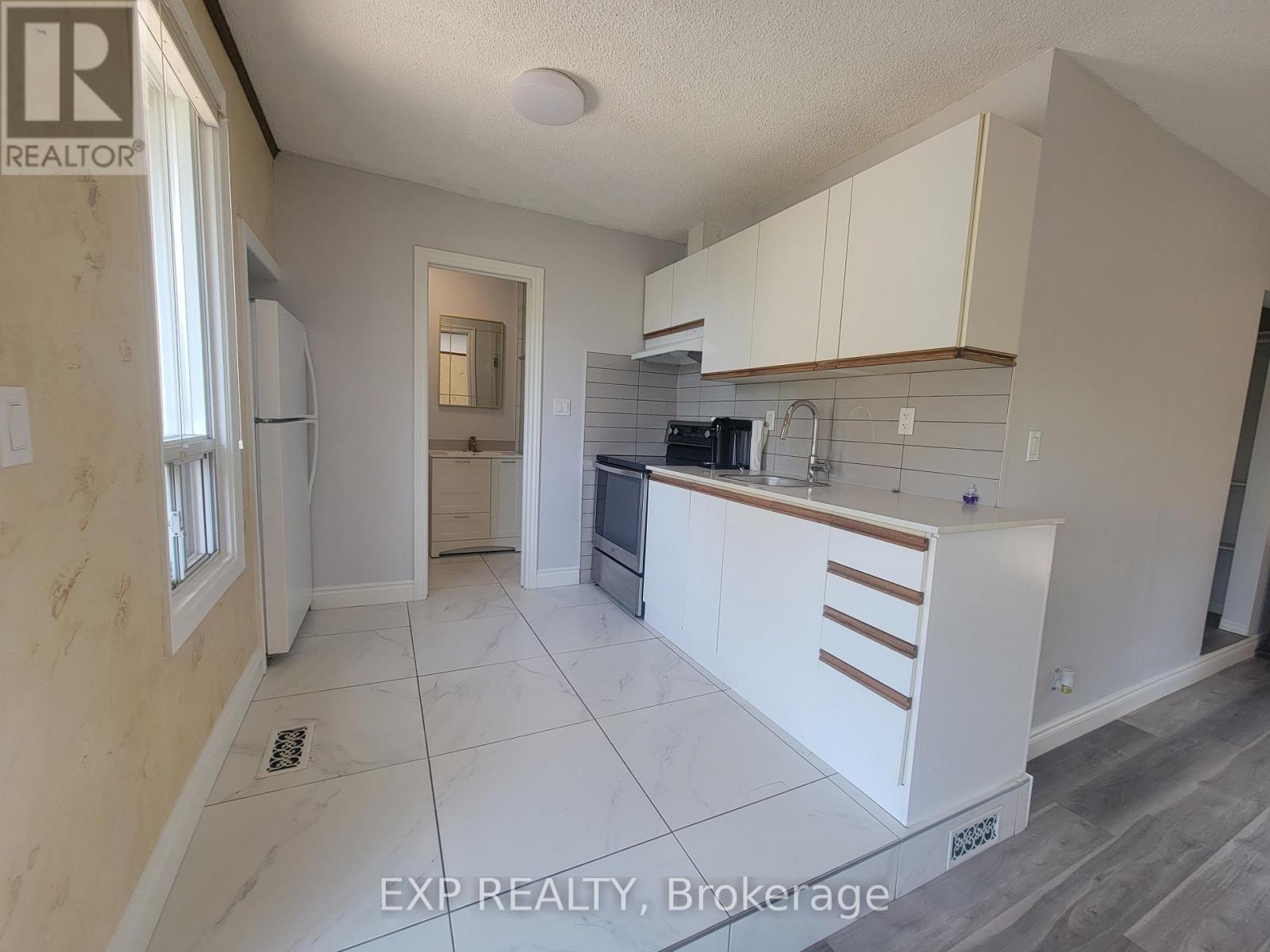 499 Sherin Drive, Oakville, Ontario  L6L 4J9 - Photo 8 - W12211502