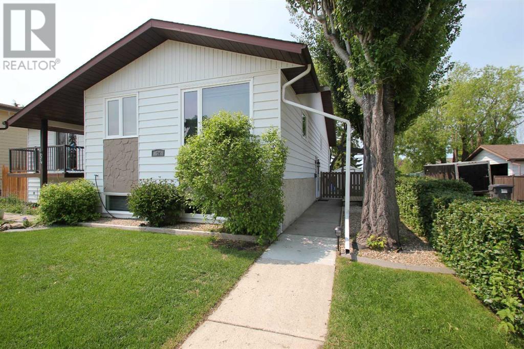 52 Mclevin Crescent, Red Deer, Alberta  T4R 1S9 - Photo 1 - A2229313