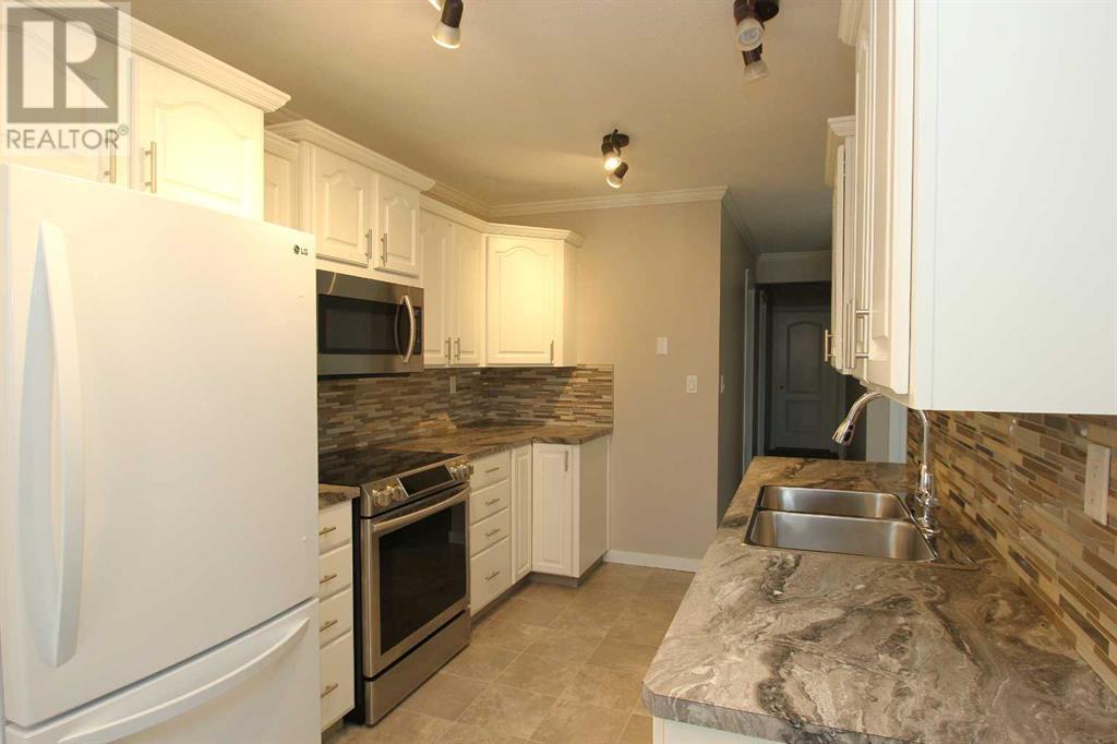 52 Mclevin Crescent, Red Deer, Alberta  T4R 1S9 - Photo 4 - A2229313