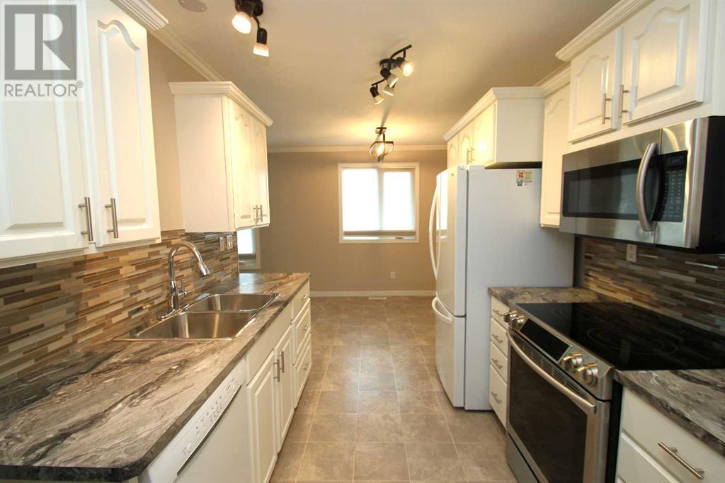 52 Mclevin Crescent, Red Deer, Alberta  T4R 1S9 - Photo 10 - A2229313