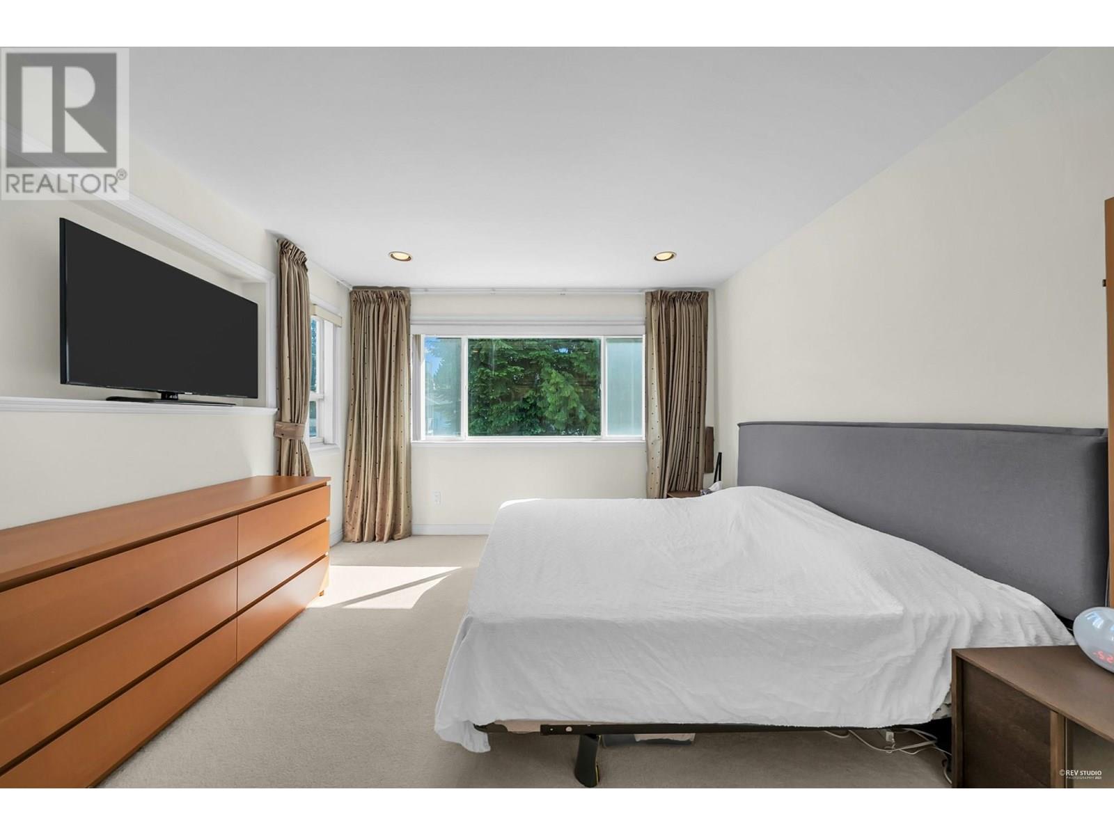 4288 Gilpin Crescent, Burnaby, British Columbia  V5G 2K2 - Photo 11 - R3013055