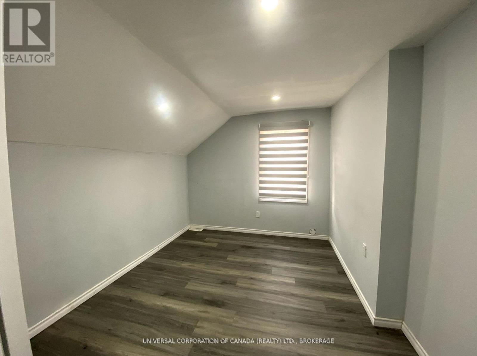 137 Ross Street, St. Thomas, Ontario  N5R 3X9 - Photo 7 - X12211516