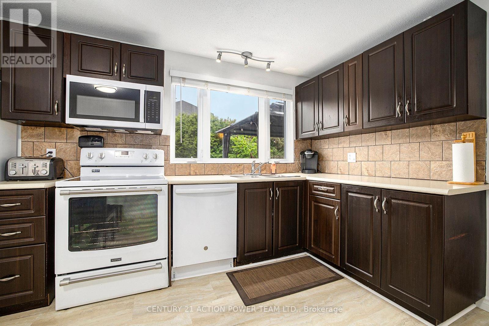 1829 Cloverlawn Crescent, Ottawa, Ontario  K1J 6V6 - Photo 14 - X12183455