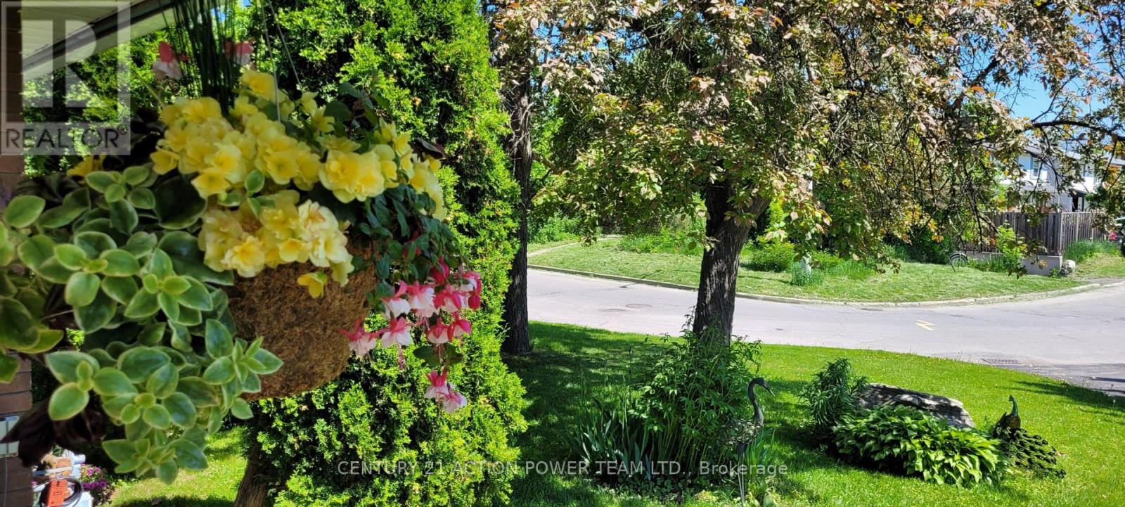 1829 Cloverlawn Crescent, Ottawa, Ontario  K1J 6V6 - Photo 3 - X12183455