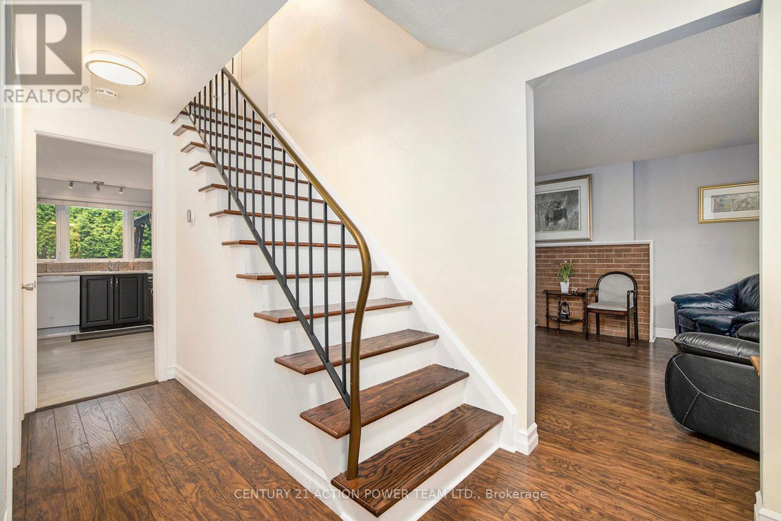 1829 Cloverlawn Crescent, Ottawa, Ontario  K1J 6V6 - Photo 6 - X12183455