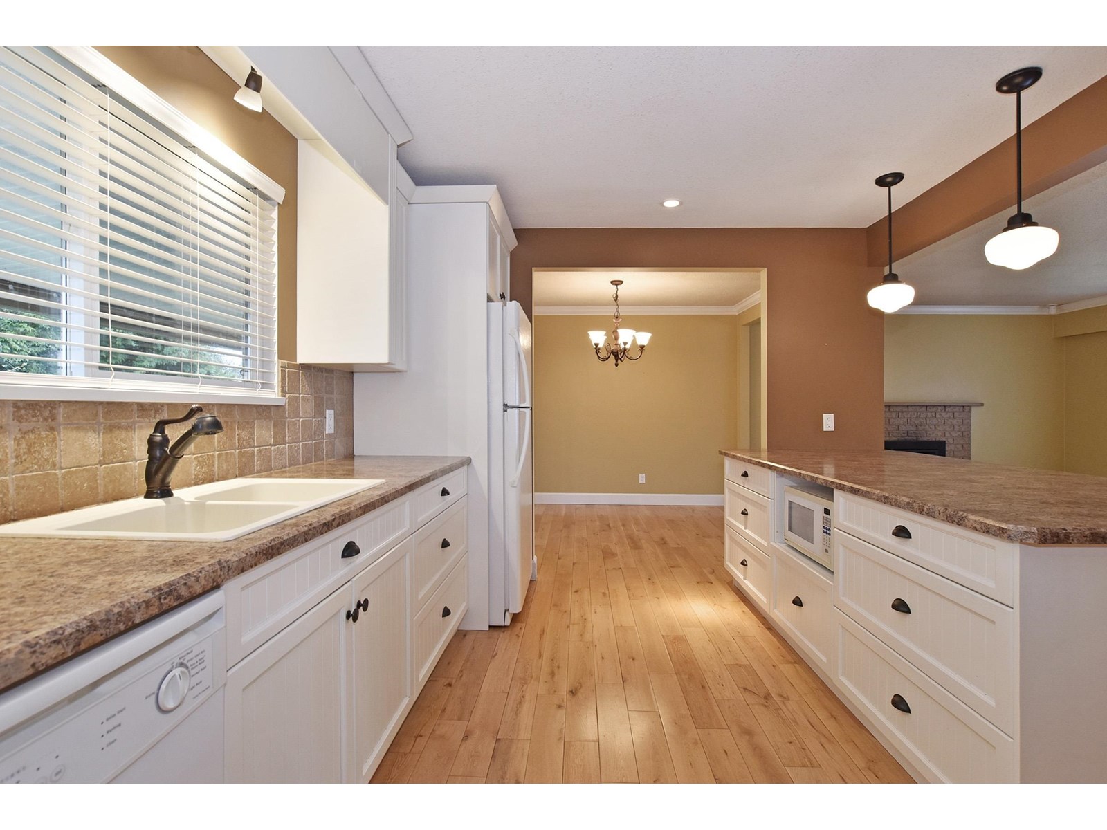 2897 Camellia Court, Abbotsford, British Columbia  V2S 4K4 - Photo 5 - R3012681