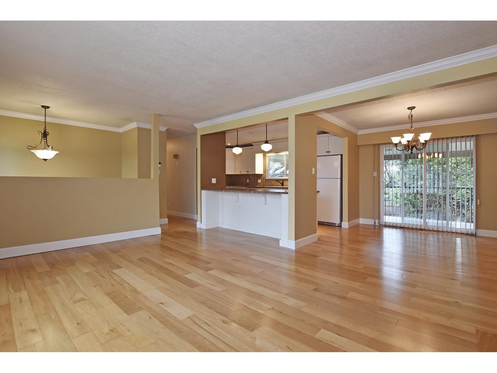 2897 Camellia Court, Abbotsford, British Columbia  V2S 4K4 - Photo 3 - R3012681