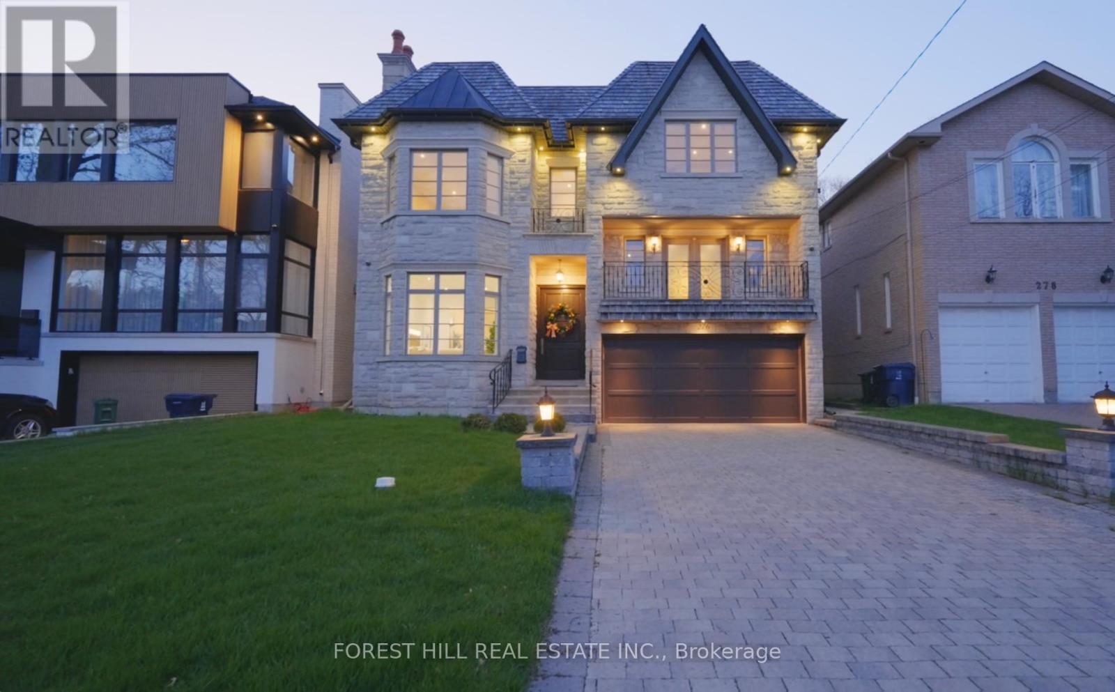 <div class="slider-price">$2,988,000</div><p>276 Dunview Avenue, Toronto, Ontario</p>