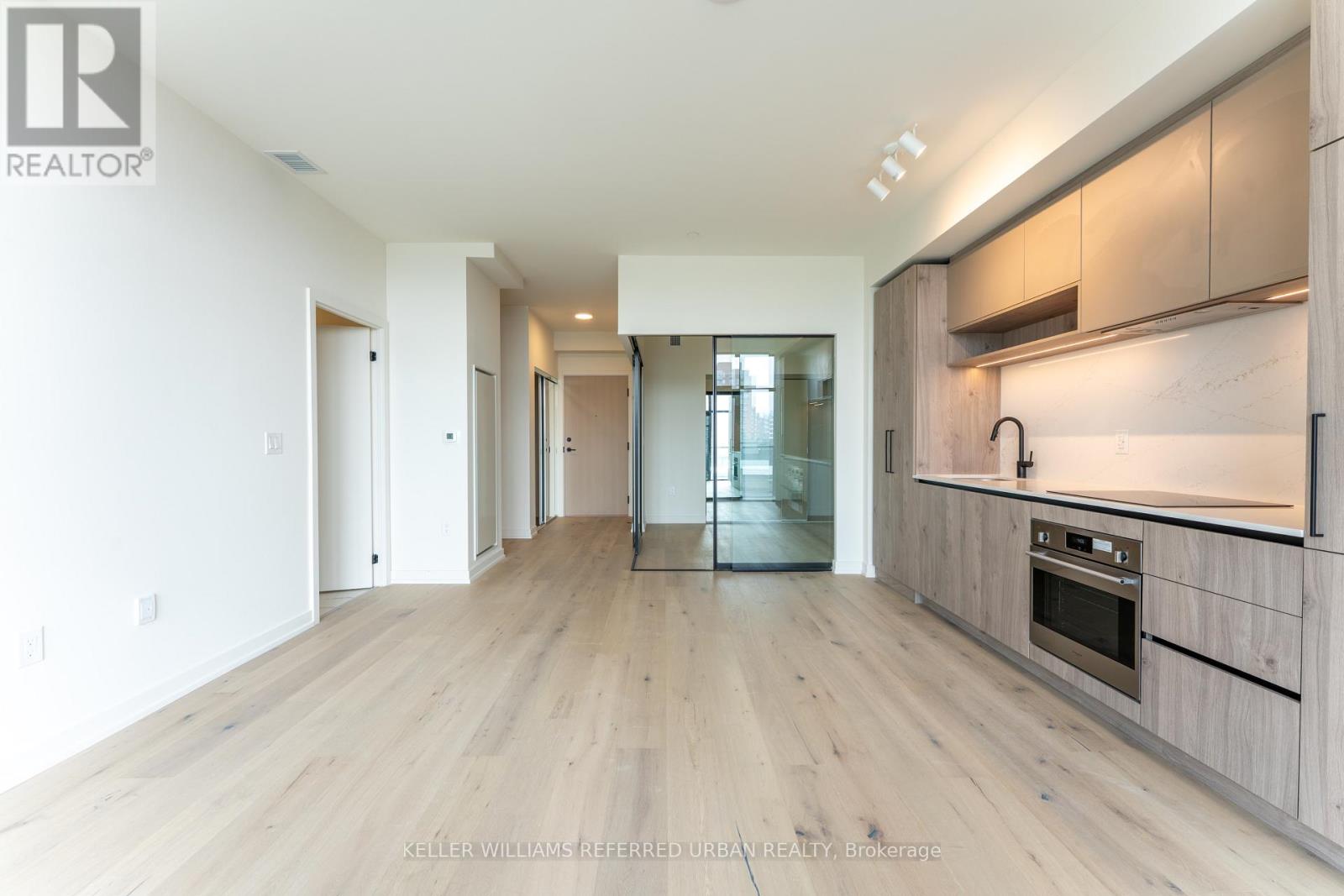 517 - 181 Sterling Road, Toronto (Dufferin Grove), Ontario  M6R 0B2 - Photo 3 - C12208643