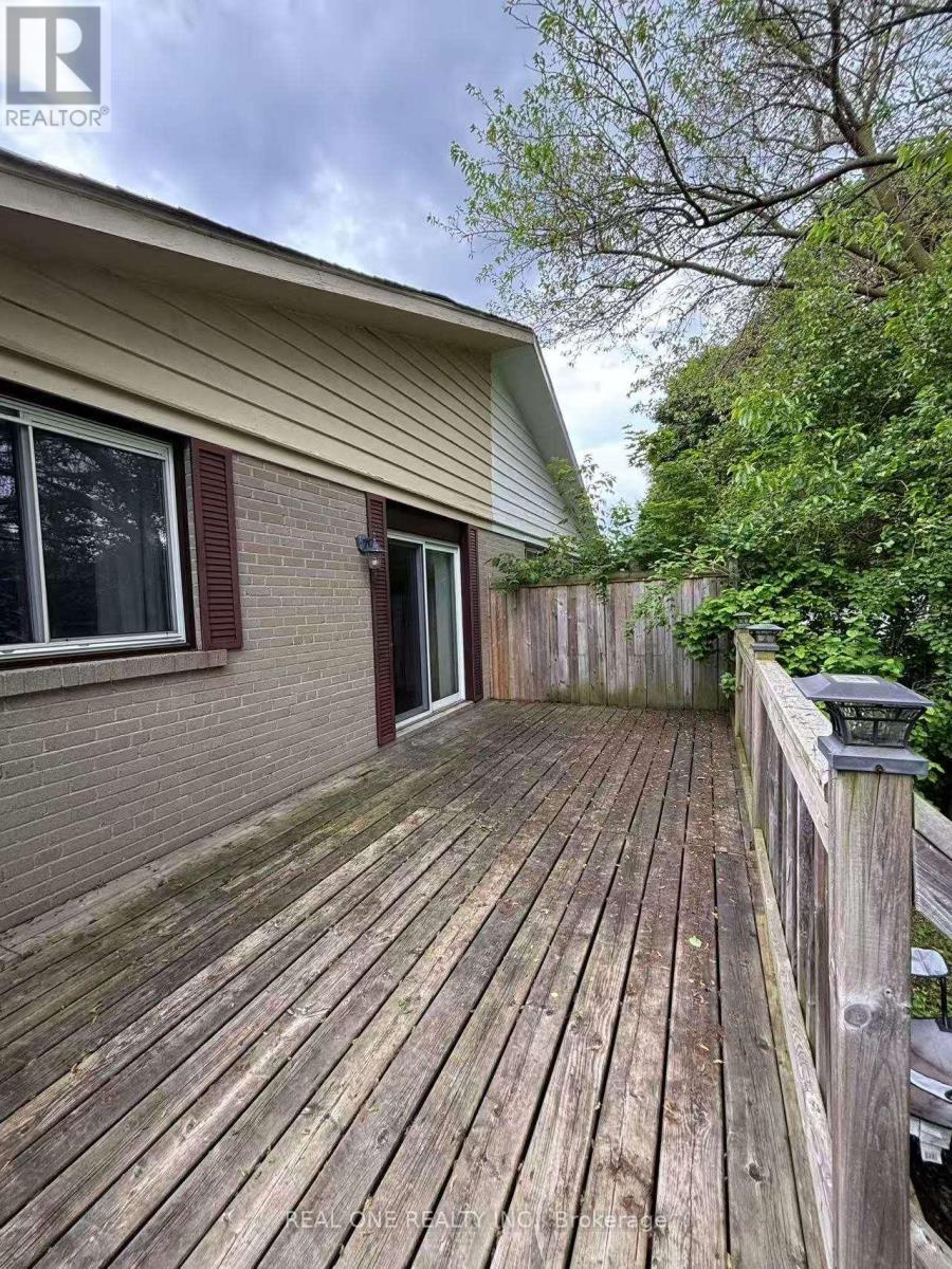 Main - 349 Browndale Crescent, Richmond Hill (Crosby), Ontario  L4C 3J3 - Photo 15 - N12187886