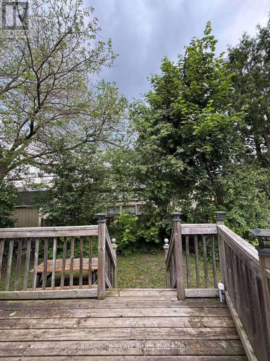 Main - 349 Browndale Crescent, Richmond Hill (Crosby), Ontario  L4C 3J3 - Photo 17 - N12187886