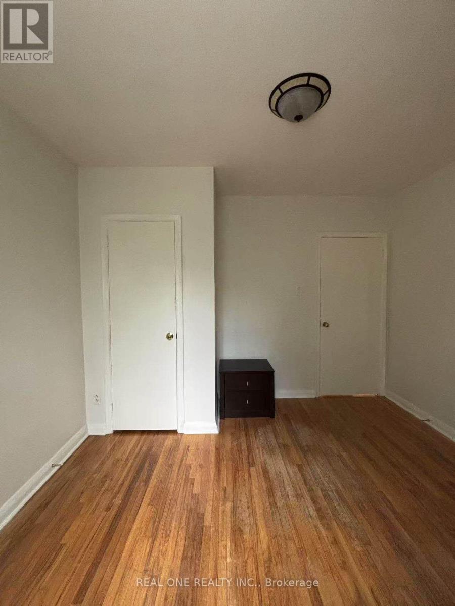 Main - 349 Browndale Crescent, Richmond Hill (Crosby), Ontario  L4C 3J3 - Photo 12 - N12187886