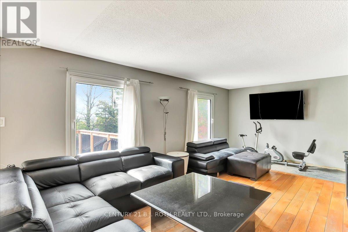 47 Moore Place, Barrie, Ontario  L4N 6N8 - Photo 14 - S12211526