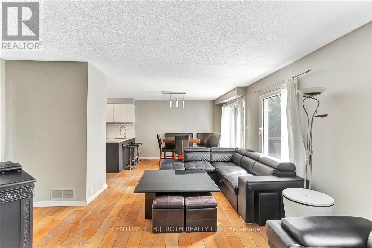 47 Moore Place, Barrie, Ontario  L4N 6N8 - Photo 15 - S12211526