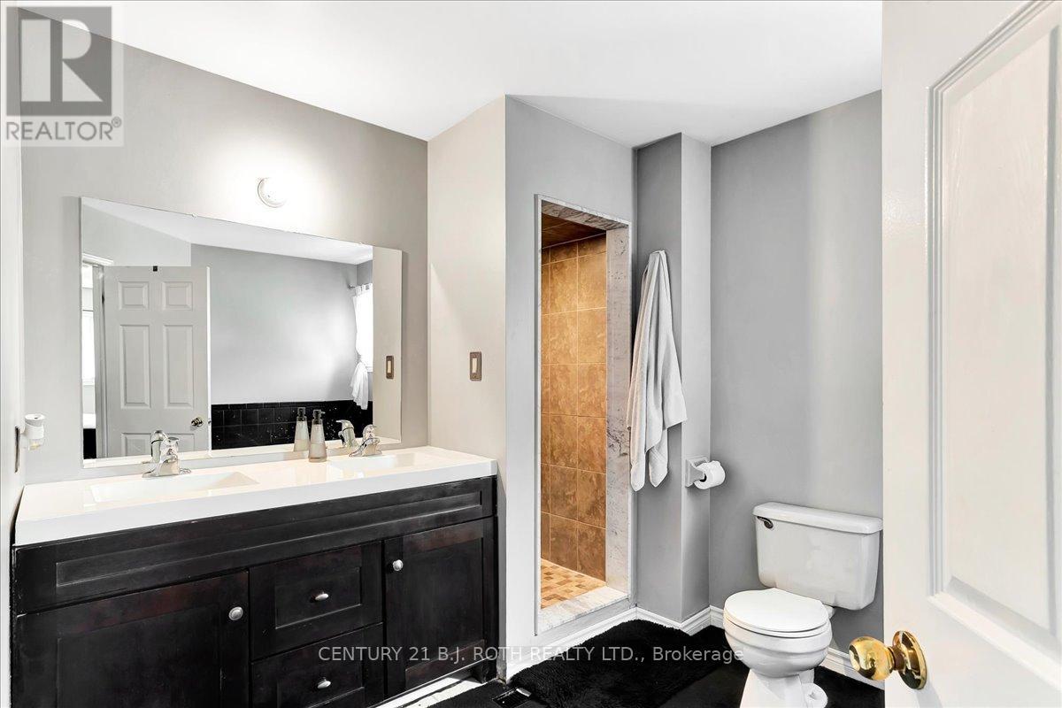 47 Moore Place, Barrie, Ontario  L4N 6N8 - Photo 21 - S12211526