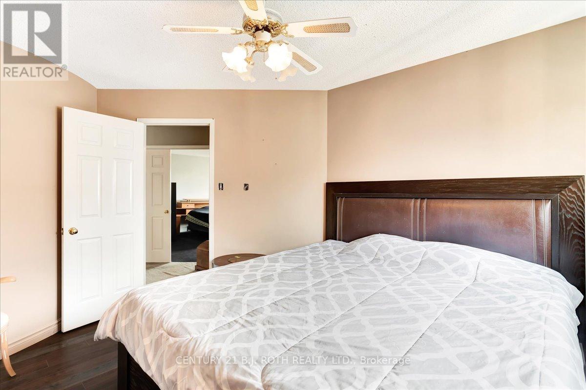 47 Moore Place, Barrie, Ontario  L4N 6N8 - Photo 25 - S12211526