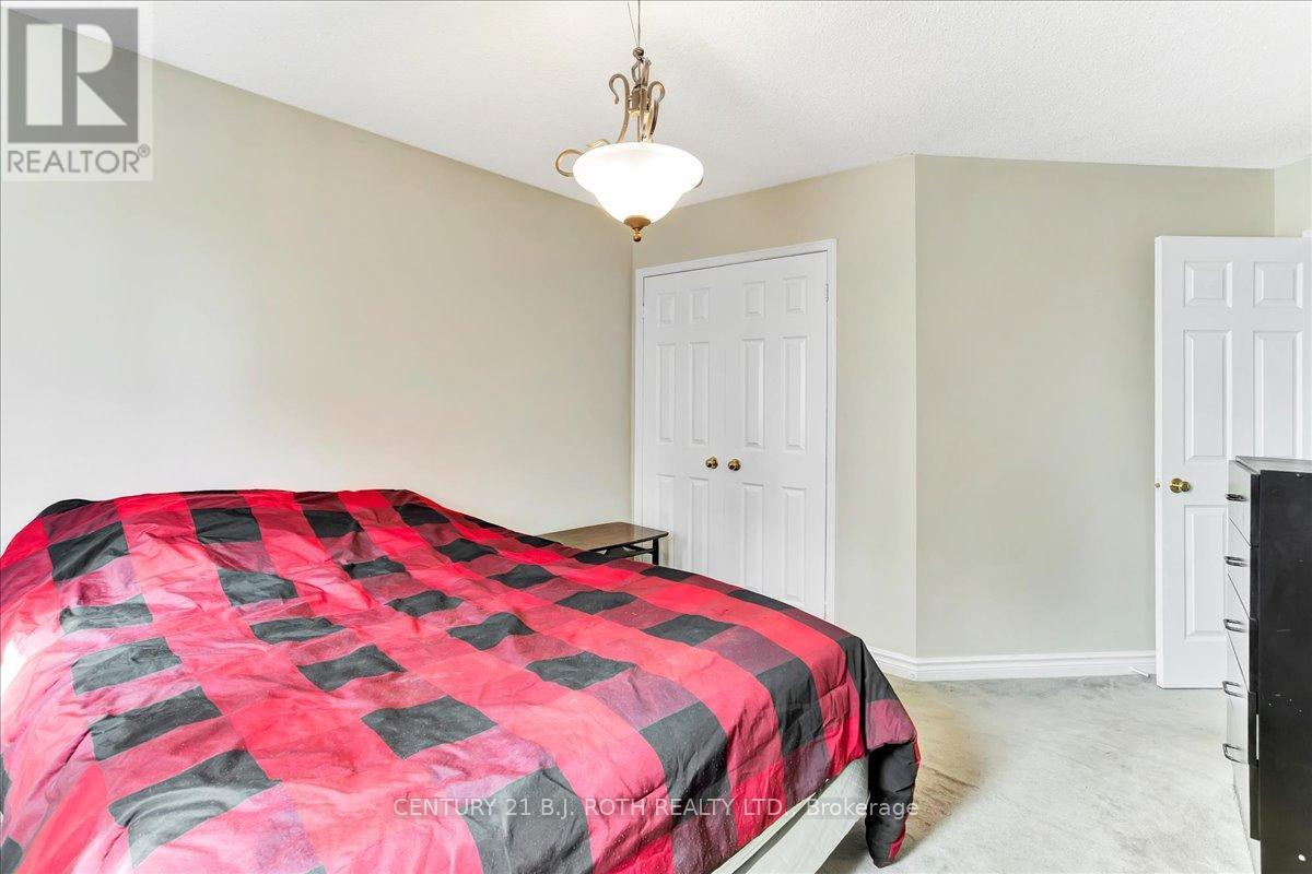 47 Moore Place, Barrie, Ontario  L4N 6N8 - Photo 27 - S12211526