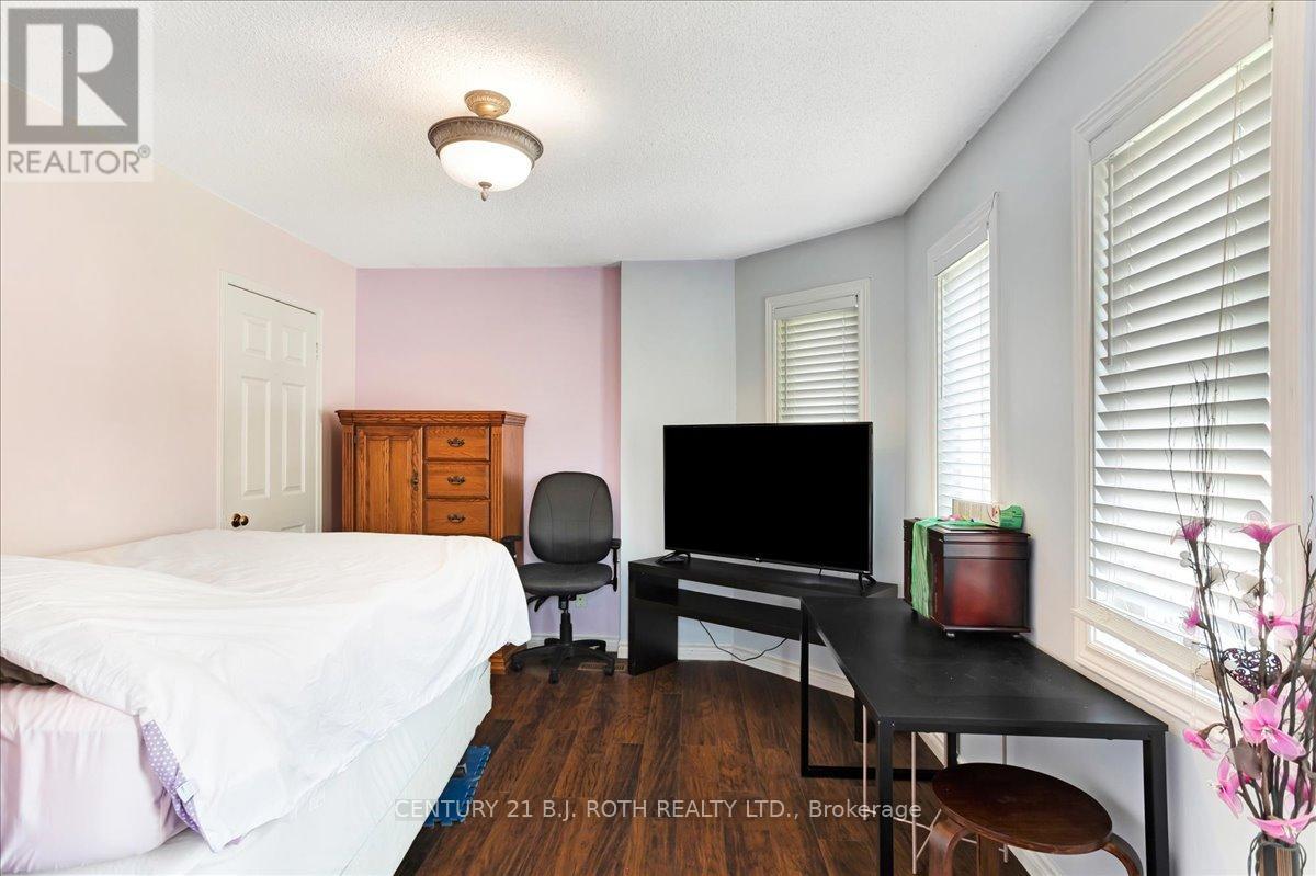 47 Moore Place, Barrie, Ontario  L4N 6N8 - Photo 28 - S12211526