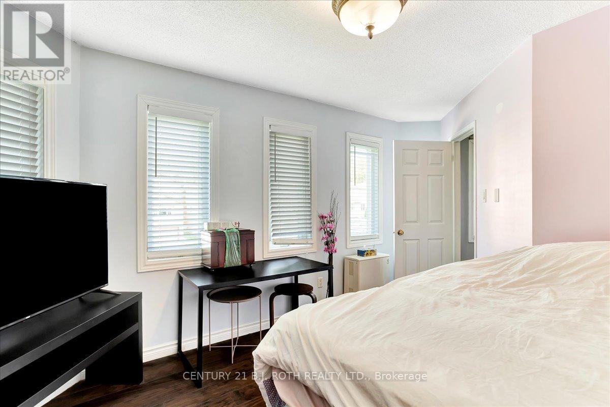 47 Moore Place, Barrie, Ontario  L4N 6N8 - Photo 29 - S12211526