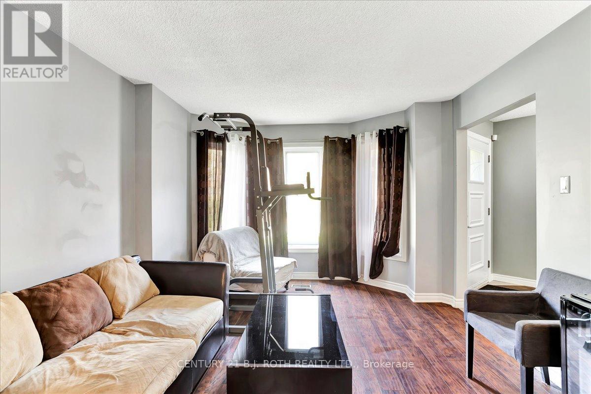 47 Moore Place, Barrie, Ontario  L4N 6N8 - Photo 6 - S12211526