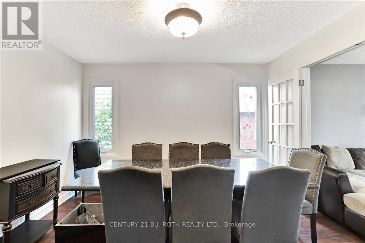 47 Moore Place, Barrie, Ontario  L4N 6N8 - Photo 8 - S12211526
