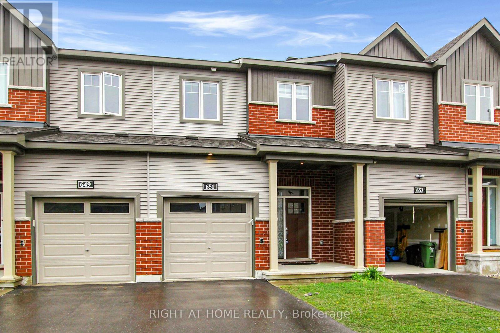 651 HAMSA STREET, Ottawa, Ontario