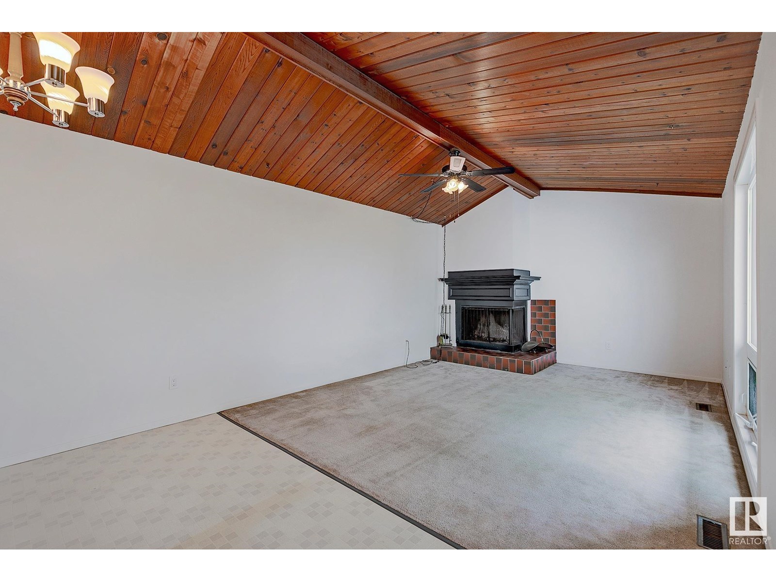 Property at 210 MARLBOROUGH PL NW image 4