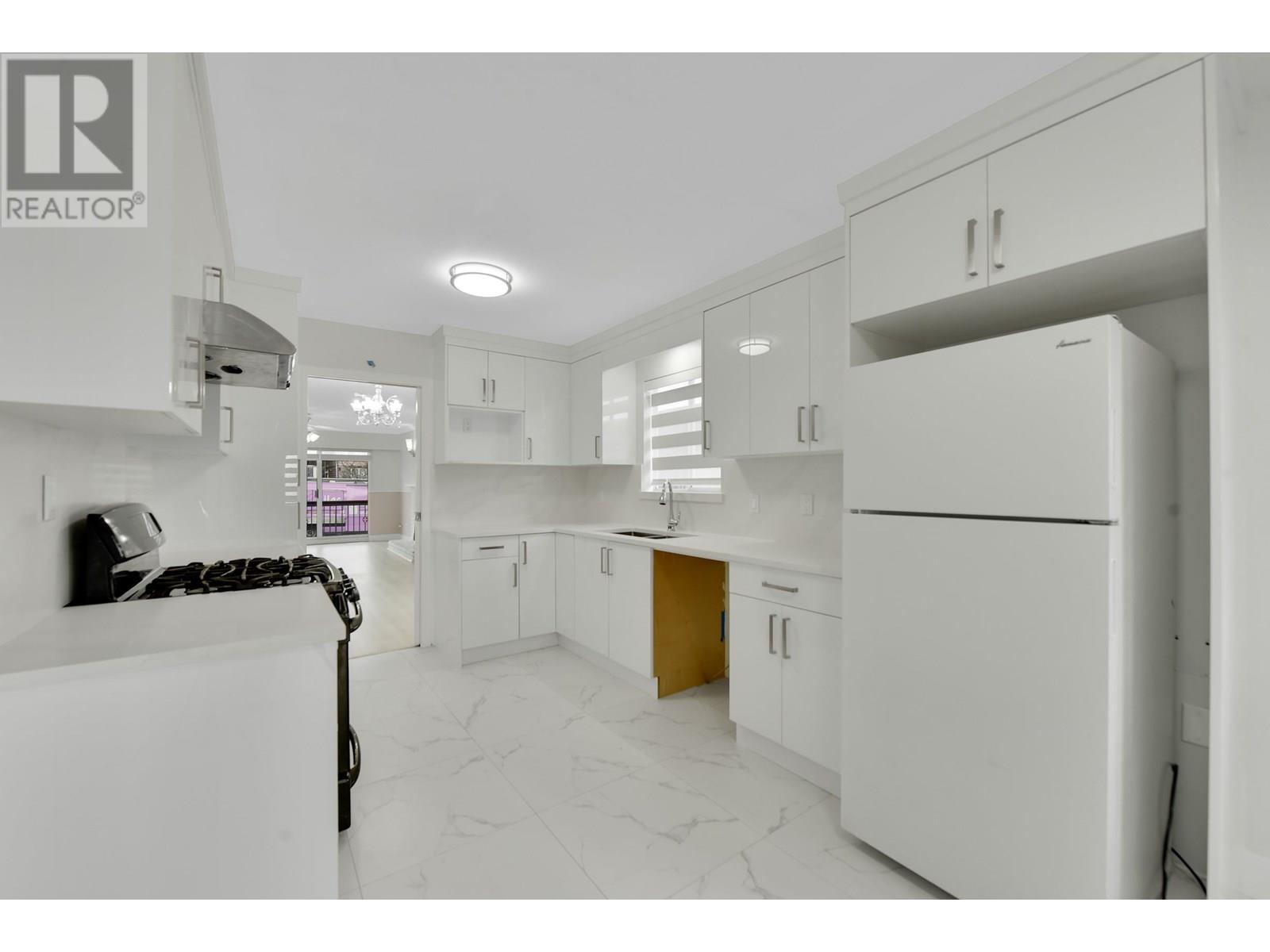 Listing Picture 12 of 36 : 1210 63 AVENUE, Vancouver / 溫哥華 - 魯藝地產 Yvonne Lu Group - MLS Medallion Club Member