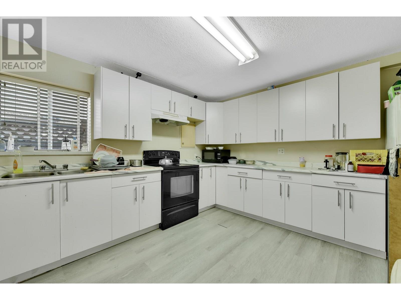 Listing Picture 33 of 36 : 1210 63 AVENUE, Vancouver / 溫哥華 - 魯藝地產 Yvonne Lu Group - MLS Medallion Club Member