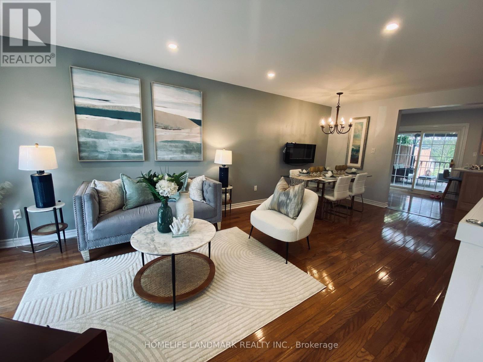 184 Mccraney Street W, Oakville (Cp College Park), Ontario  L6H 1H7 - Photo 2 - W12211515