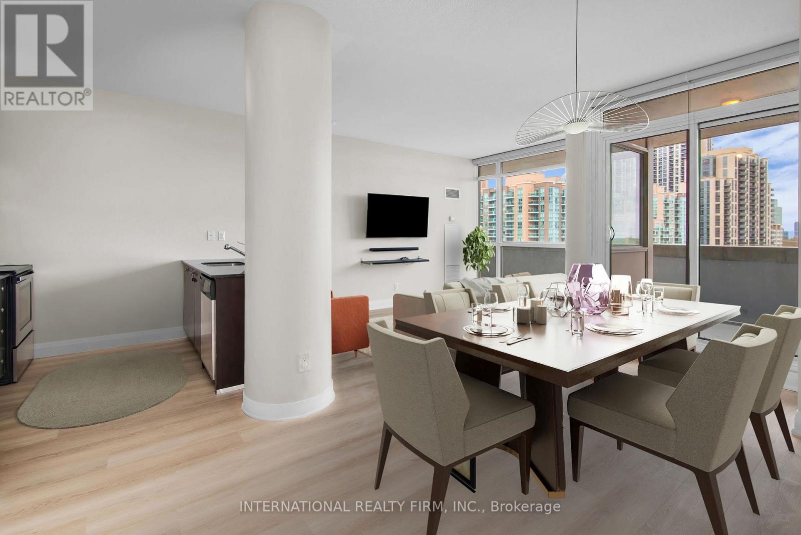 <div class="slider-price">$625,000</div><p>508 - 5101 Dundas Street W, Toronto, Ontario</p>