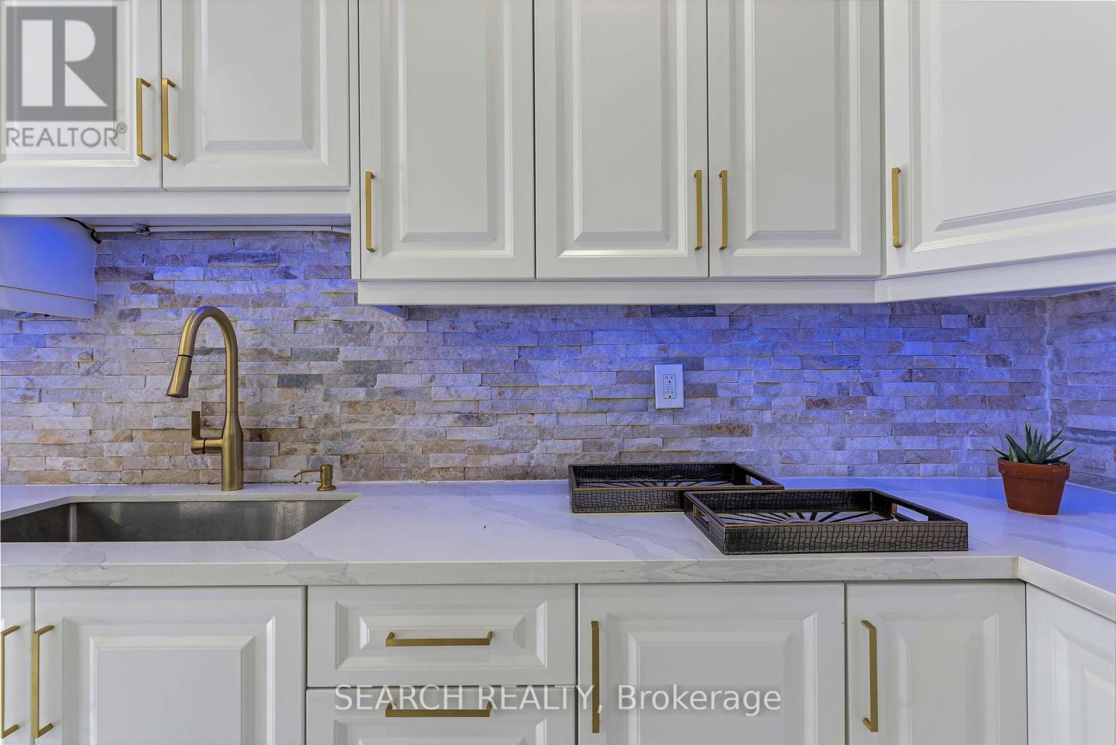 93 Iron Block Drive, Brampton, Ontario  L7A 0J1 - Photo 8 - W12211523