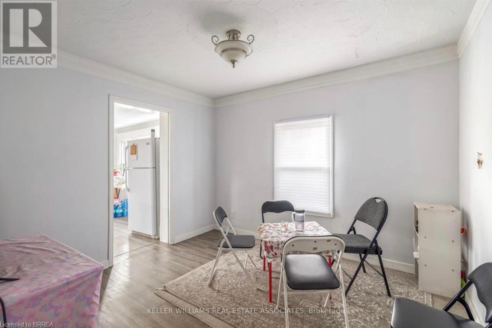3 - 212 Sheridan Street, Brant (Brantford Twp), Ontario  N3S 4R1 - Photo 3 - X12211539
