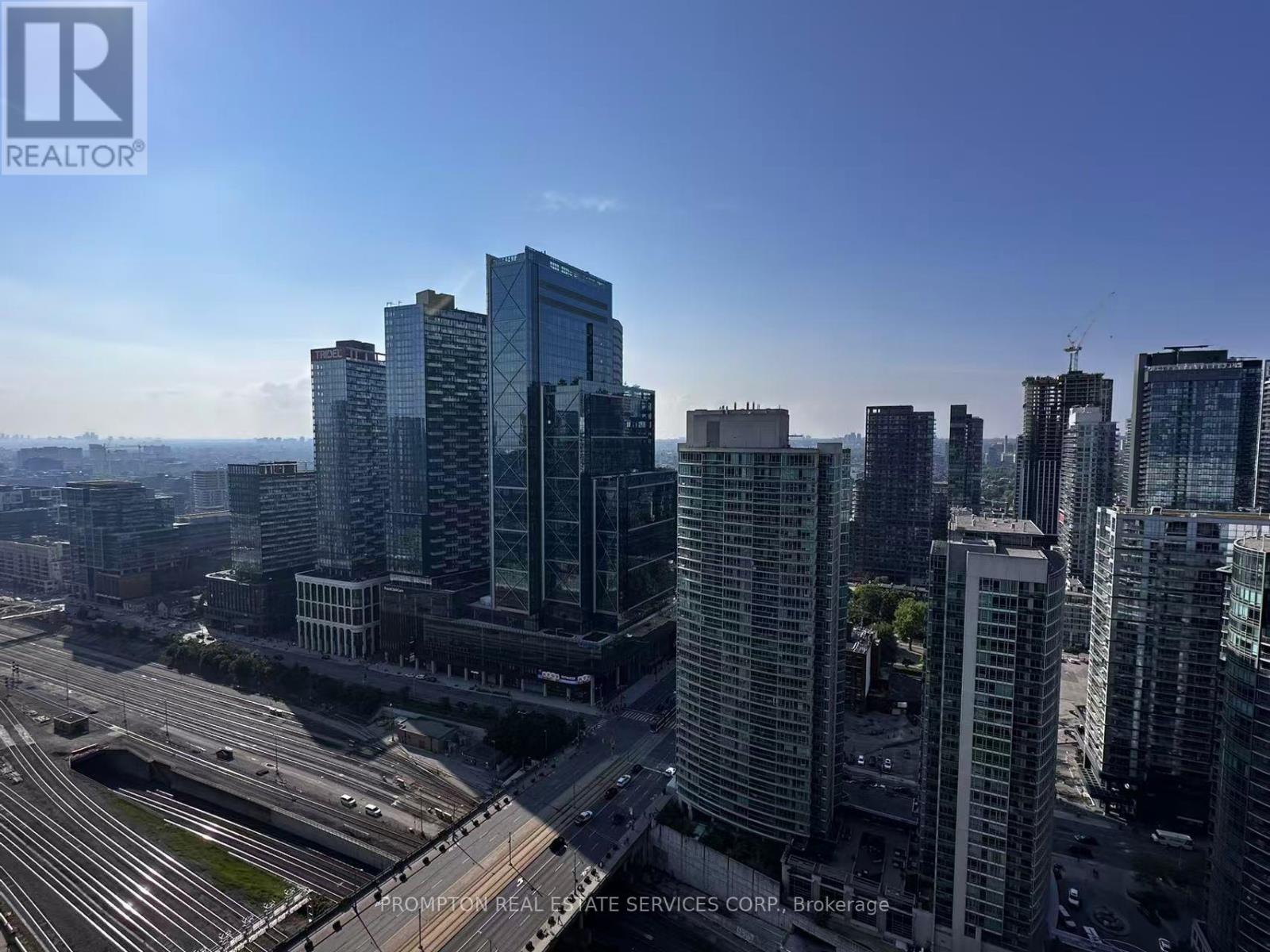 3815 - 1 Concord Cityplace Way, Toronto (Waterfront Communities), Ontario  M5V 0X3 - Photo 11 - C12211484