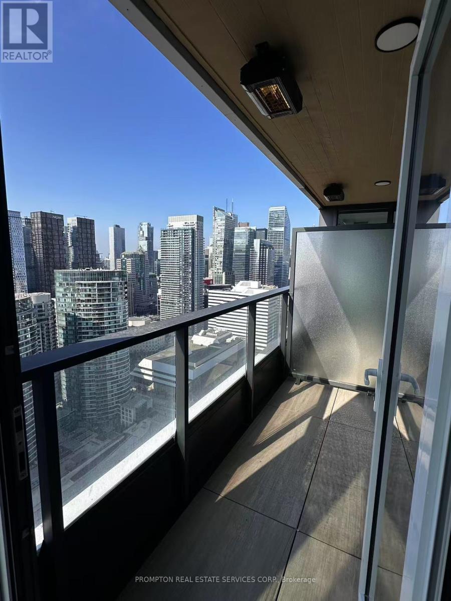 3815 - 1 Concord Cityplace Way, Toronto (Waterfront Communities), Ontario  M5V 0X3 - Photo 13 - C12211484