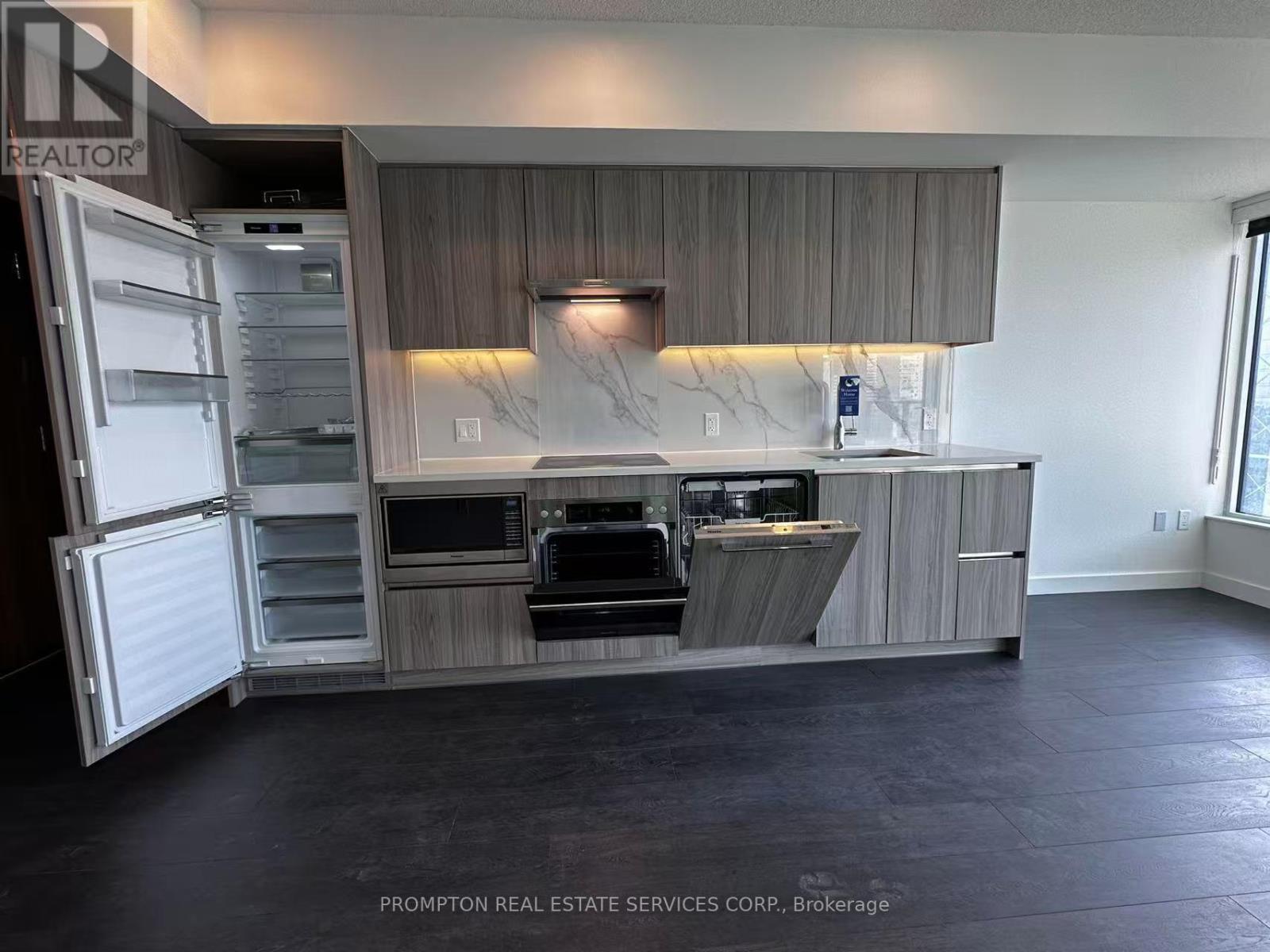 3815 - 1 Concord Cityplace Way, Toronto (Waterfront Communities), Ontario  M5V 0X3 - Photo 4 - C12211484
