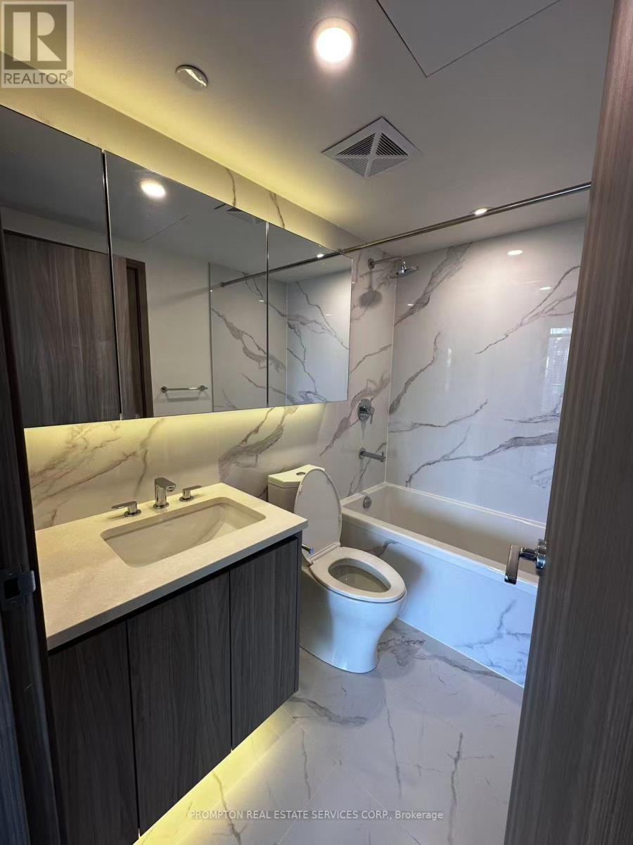 3815 - 1 Concord Cityplace Way, Toronto (Waterfront Communities), Ontario  M5V 0X3 - Photo 9 - C12211484