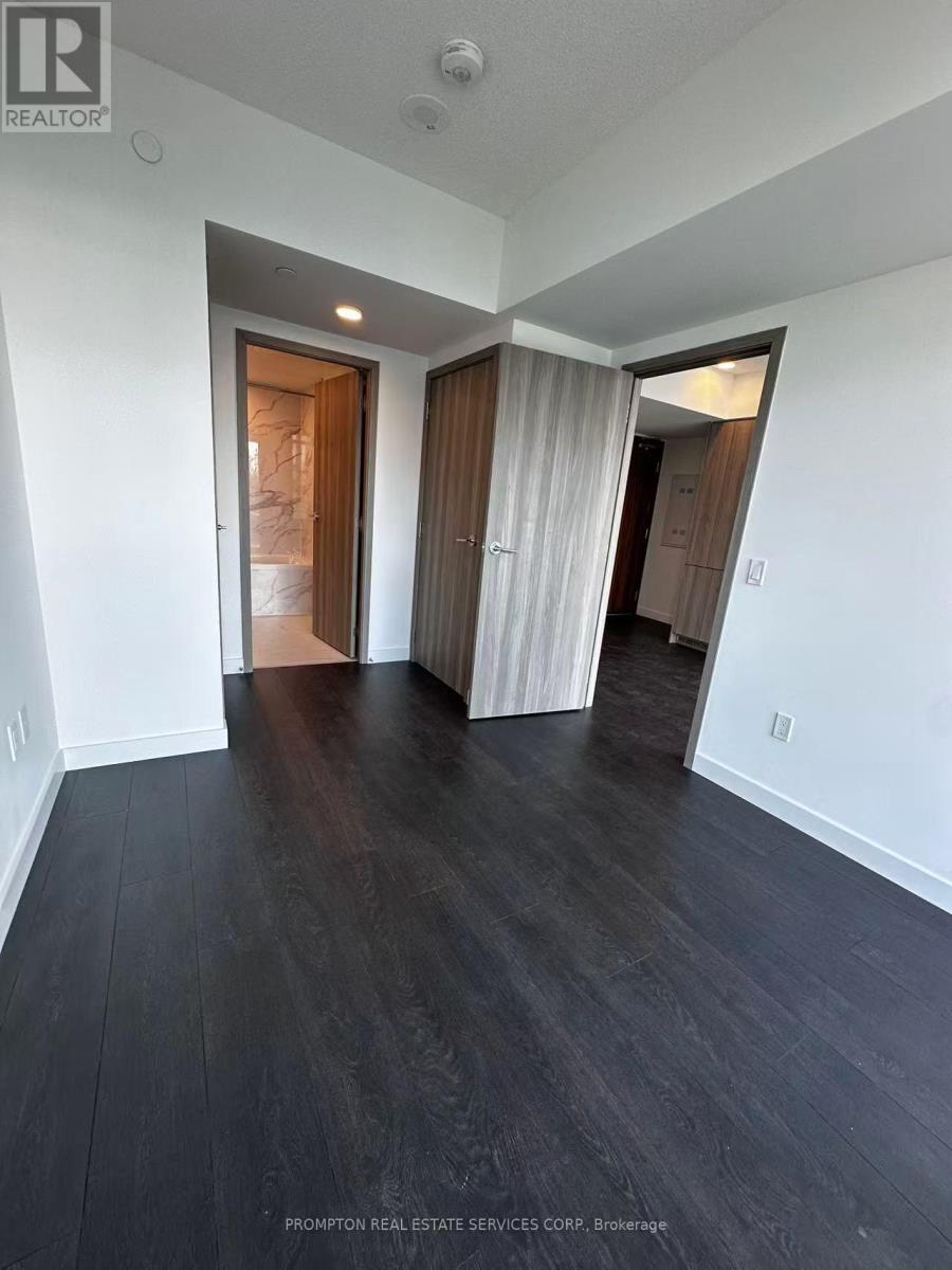 3815 - 1 Concord Cityplace Way, Toronto (Waterfront Communities), Ontario  M5V 0X3 - Photo 8 - C12211484