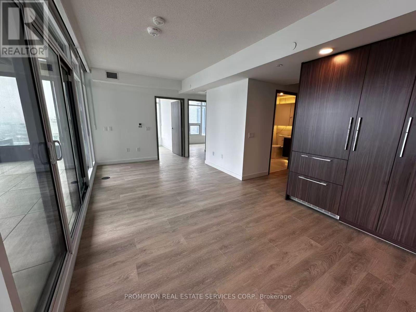 4111 - 1 Concord Cityplace Way, Toronto, Ontario  M5V 0X3 - Photo 3 - C12211254