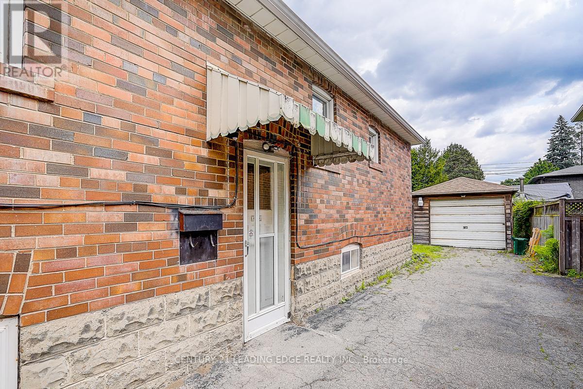 1173 Islington Avenue E, Toronto, Ontario  M8Z 4S8 - Photo 5 - W12207931
