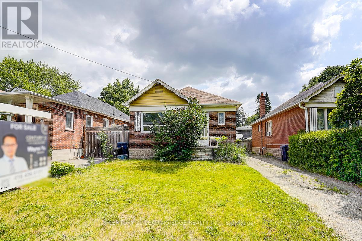 1173 Islington Avenue E, Toronto, Ontario  M8Z 4S8 - Photo 3 - W12207931