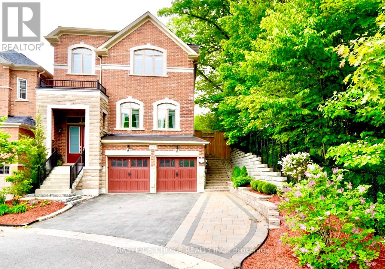 233 BUTTERNUT RIDGE TRAIL, Aurora, Ontario