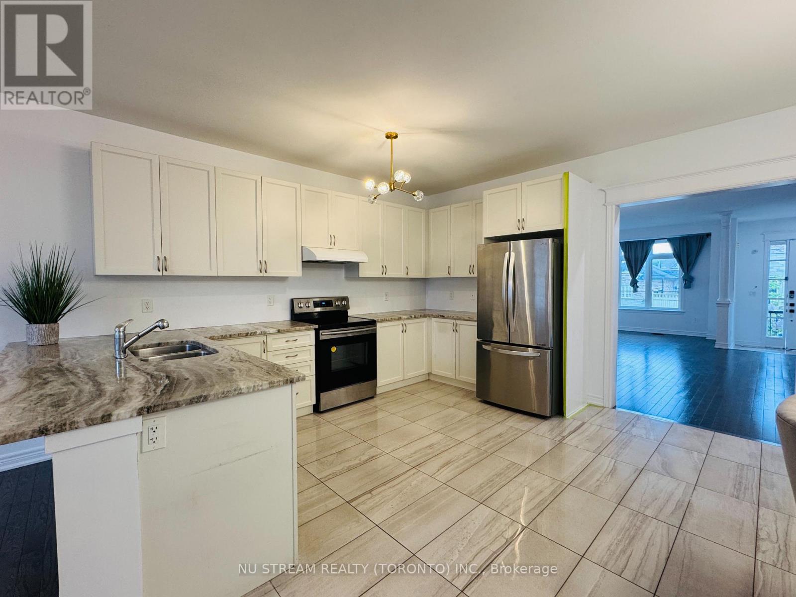194 Paradelle Drive, Richmond Hill (Oak Ridges Lake Wilcox), Ontario  L4E 0E4 - Photo 10 - N12211552